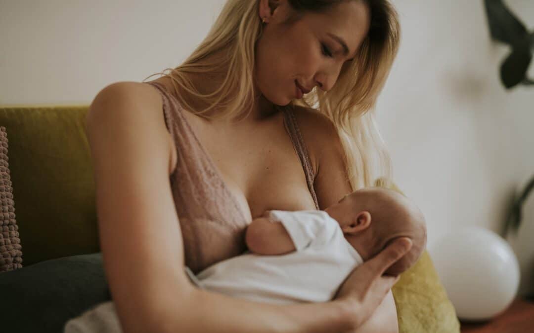 Czy moje dziecko się najada? O wskaźnikach skutecznego karmienia piersią